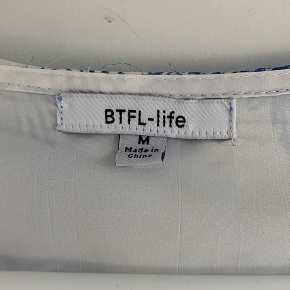 BTFL-life tropical leaf print , blue and white cropped, smoked waist top, size M - Picture 16 of 16